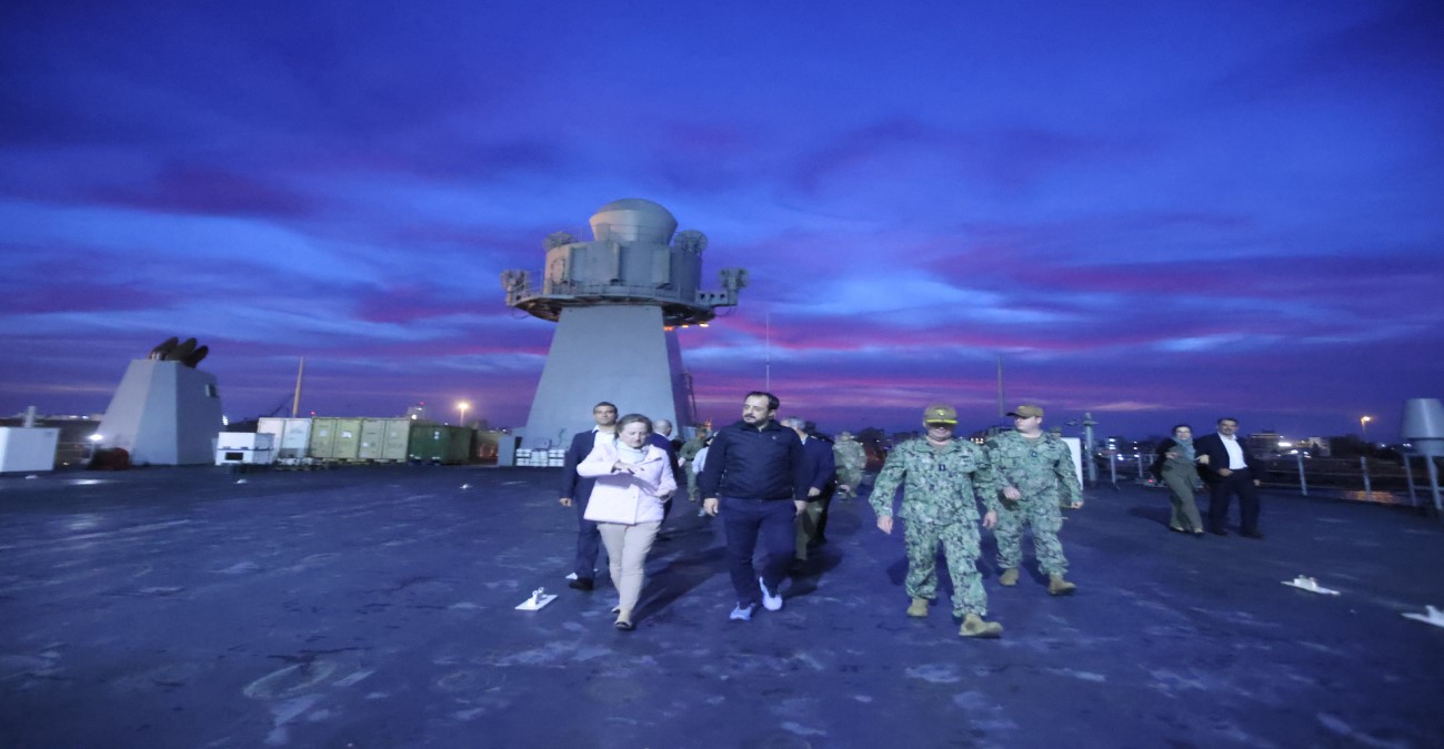 ΠτΔ: Επισκέφθηκε το αμερικανικό πολεμικό «Mount Whitney» - «Οι σχέσεις μας βρίσκονται όσο ψηλά όσο ποτέ προηγουμένως»