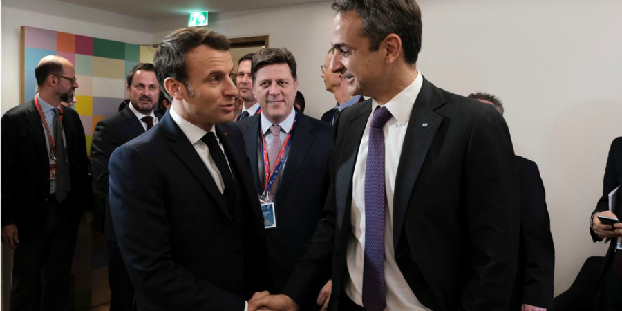 Μακρόν: Η Γαλλία ενισχύει τη στρατιωτική της παρουσία στη Μεσόγειο