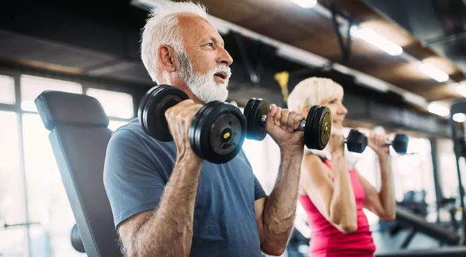 Το μυστικό για να χτίσουν μυς οι 60χρονοι – Ο ειδικός το αποκαλύπτει