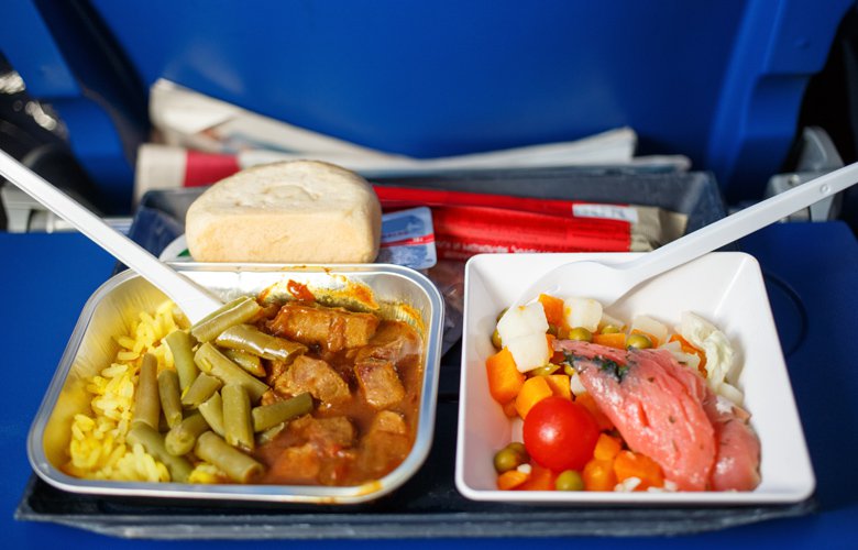 Γιατί οι πιλότοι δεν τρώνε αυτά που σερβίρονται στους επιβάτες