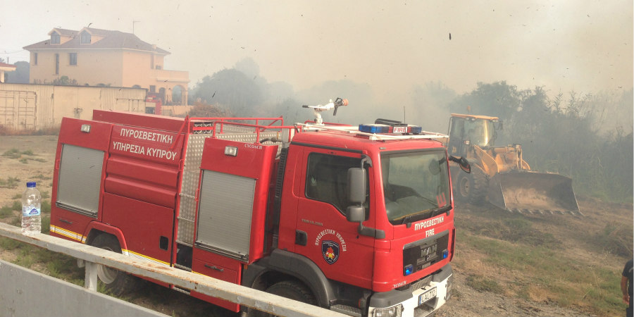 ΦΩΤΙΑ-ΛΕΜΕΣΟΣ: «Μέλημα να μην επεκταθεί σε κατοικημένη περιοχή» - Σε συναγερμό η Πυροσβεστική