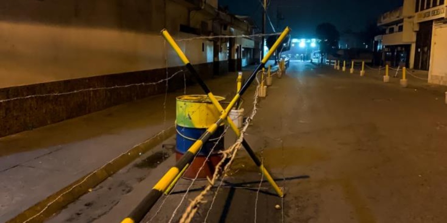 H Βενεζουέλα έκλεισε τα σύνορα με την Κολομβία 