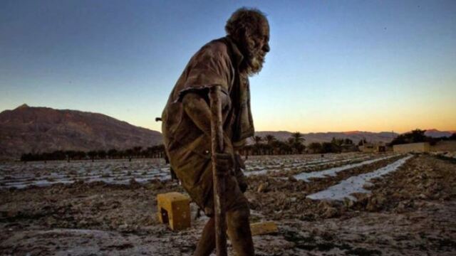 Πέθανε  σε ηλικία 94 ετών ο πιο βρόμικος άνθρωπος στον κόσμο – Είχε να πλυθεί 50 χρόνια