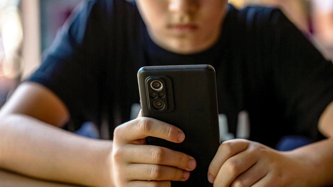 Ζωή χωρίς TikTok και Instagram - Η Αυστραλία απαγορεύει τα κοινωνικά δίκτυα για ανήλικους κάτω των 16