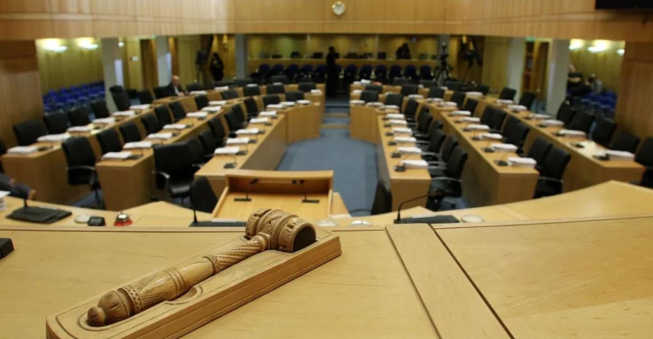 Ολομέλεια: Καταψηφίστηκε πρόταση για απαλλαγή μελών Γνωμοδοτικού Συμβουλίου από Πόθεν Έσχες