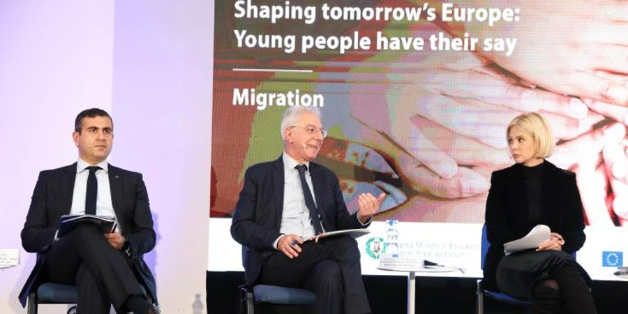 Προδρόμου: «Θέλουμε περισσότερη Ευρώπη» στην παιδεία - Ο λόγος στους νέους