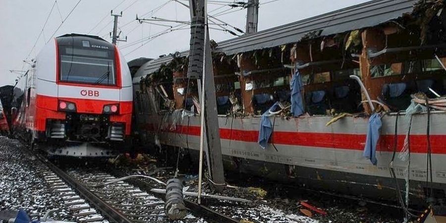 Ένας νεκρός και 11 τραυματίες από σύγκρουση τρένου με λεωφορείο στην Αυστρία
