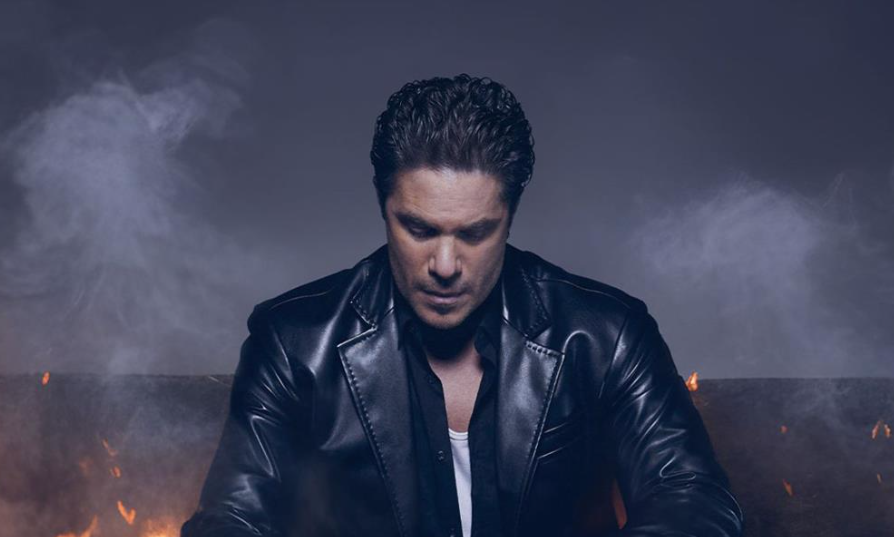 Νίκος Οικονομόπουλος: Τεράστια επιτυχία για το νέο album του «11 - Με λίγα λόγια»