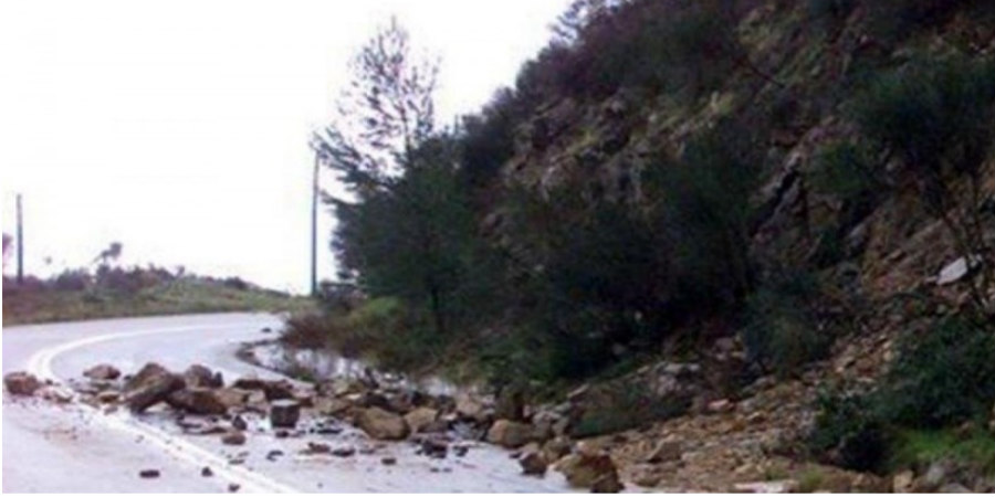 ΠΡΟΣΟΧΗ ΟΔΗΓΟΙ: Κατολισθήσεις πετρών και βράχων σε δρόμους στο Τρόοδος 