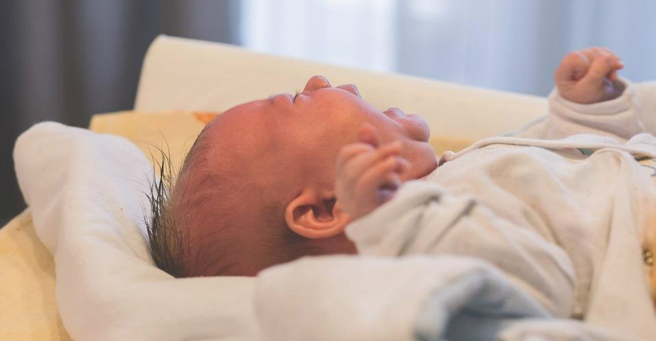 Σύνδρομο Shaken baby: Τι είναι και πώς προκαλείται; Τα συμπτώματα και όσα πρέπει να γνωρίζετε