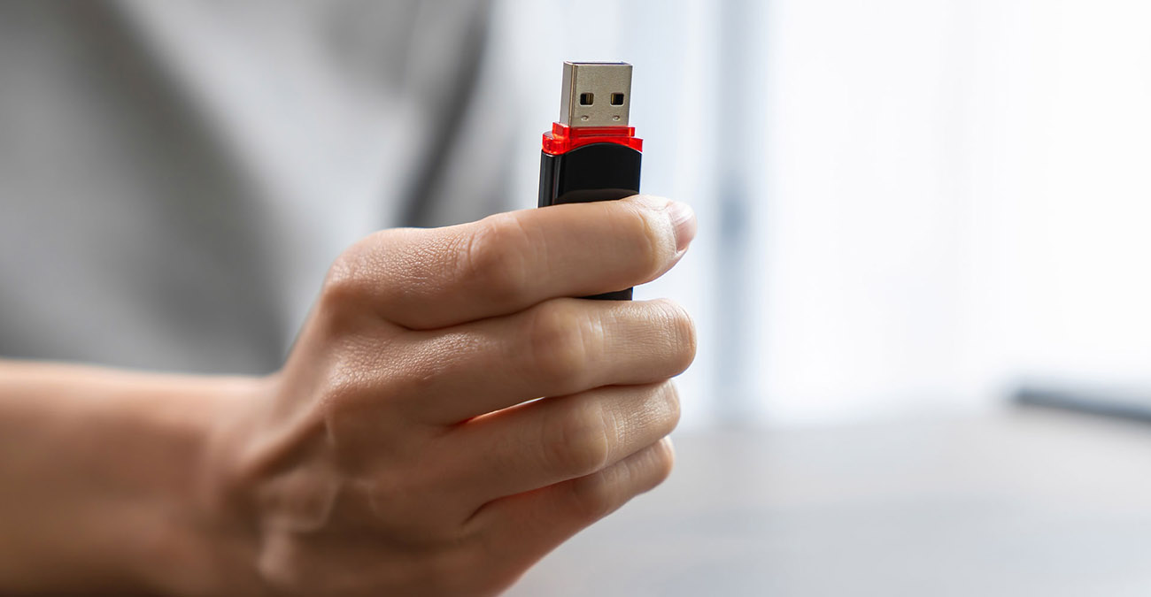 Νέα κατάθεση από Νίκο Κληρίδη - Παραδίδει USB από τη «Σάντυ» στους ανακριτές για κύκλωμα διαφθοράς