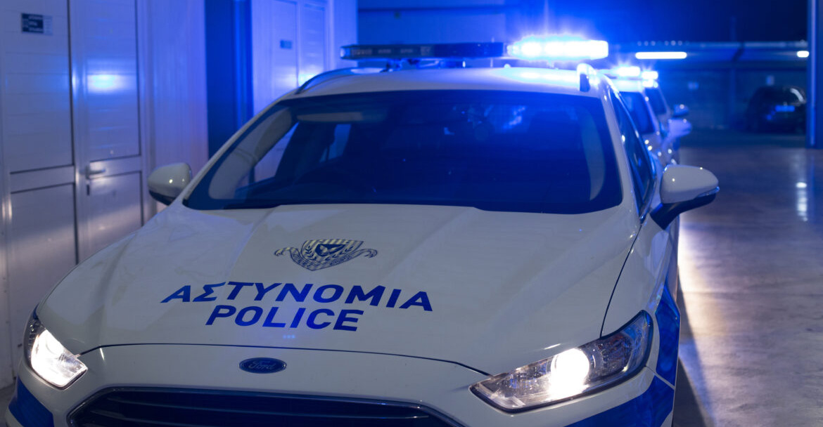 Φωτιά σε κουρείο στη Δερύνεια τα ξημερώματα – Αποκλείστηκε η σκηνή