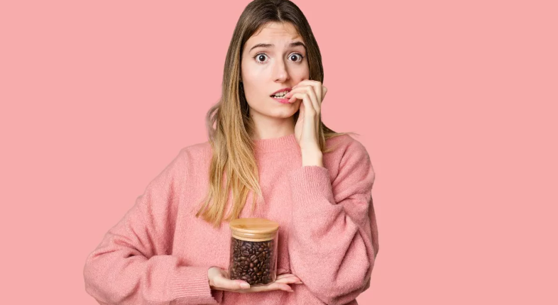 Καφεΐνη: Πέντε τρόποι με τους οποίους «σαμποτάρει» την ενέργεια και επιδεινώνει το άγχος