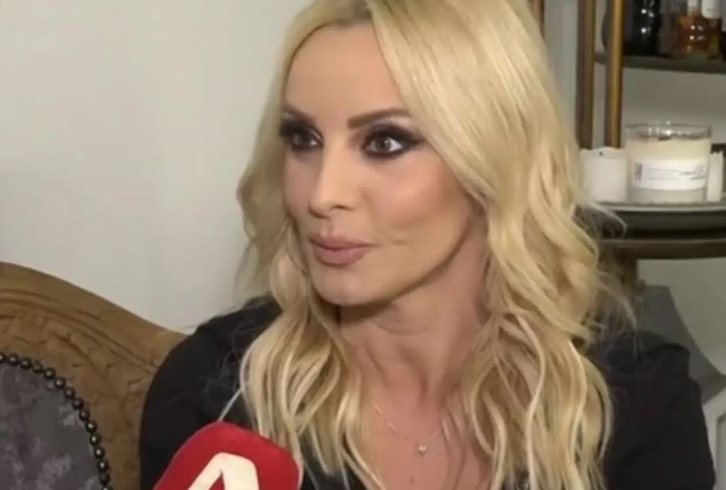 Πέγκυ Ζήνα: «Θαυμάζω πολύ την κόρη μου – Οι κόντρες μας είναι αυτές που θα έπρεπε να είναι»