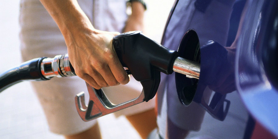ΒΟΥΛΗ: «Πονοκέφαλος» από τις τιμές των καυσίμων- «Ψήνεται» μείωση της φορολογίας