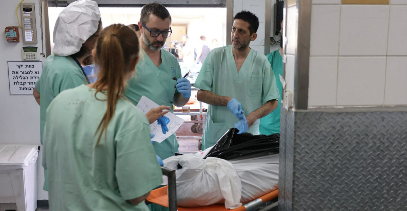 Πόλεμος στο Ισραήλ-Σοκάρουν οι ιατροδικαστές: «Οι άνθρωποι κακοποιήθηκαν τόσο βάναυσα από τη Χαμάς που δεν αναγνωρίζονται»