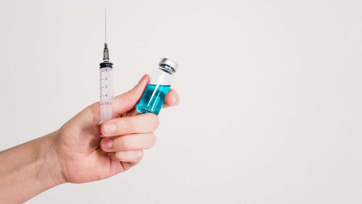 Κορωνοϊός – Εμβόλια: Αυξάνεται ο κίνδυνος θρόμβωσης εάν έχω κιρσούς;