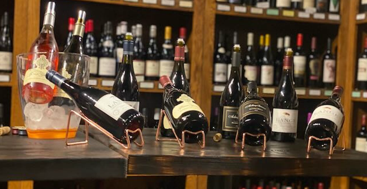 Το wine bar της Λεμεσού που γίνεται hotspot με τα πιο δυνατά pop-up events
