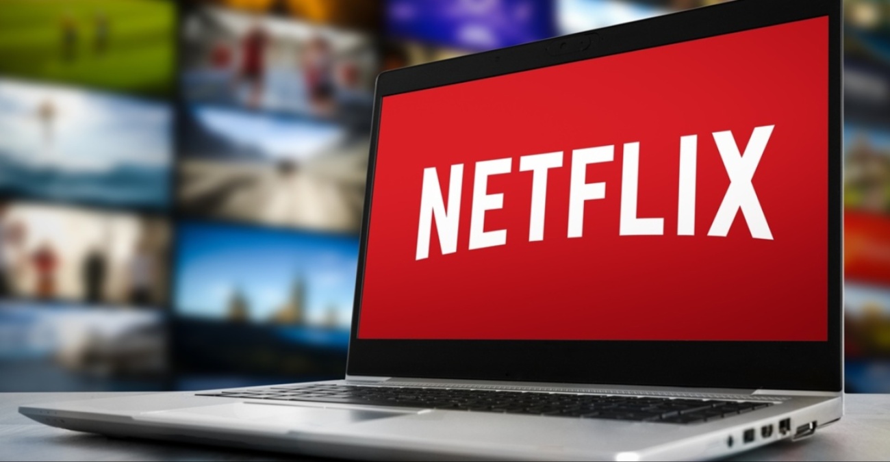 Πυρά κατά του Netflix: Κατηγορείται ότι «κατασκόπευε» ενήλικους και ανήλικους χρήστες, προκαλώντας εθισμό