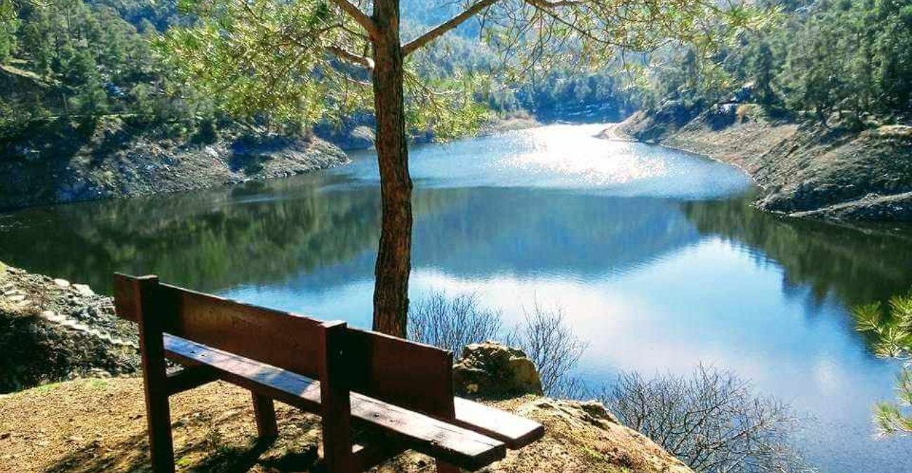 Εντυπωσιακή υπερχείλιση στο Φράγμα Ξυλιάτου μαγεύει τους επισκέπτες