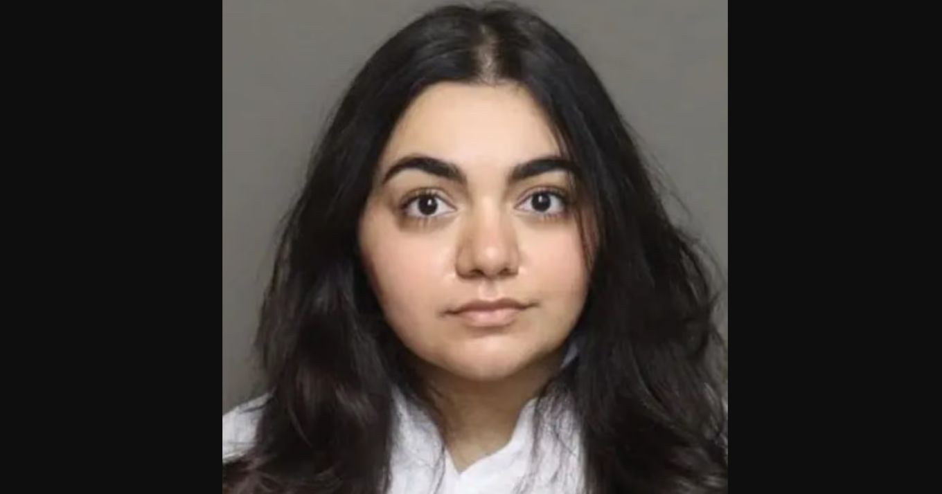 Σοκ με 28χρονη καθηγήτρια: Καταδικάστηκε για ανάρμοστη σχέση με 15χρονο μαθητή - Τους έπιασε η θεία του να κάνουν σεξ σε αυτοκίνητο