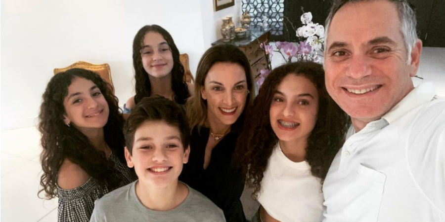 Νικόλας – Γιώτα Παπαδοπούλου: Πρώτη μέρα στο σχολείο μαζί με τα 4 τους παιδιά! (Φώτος)