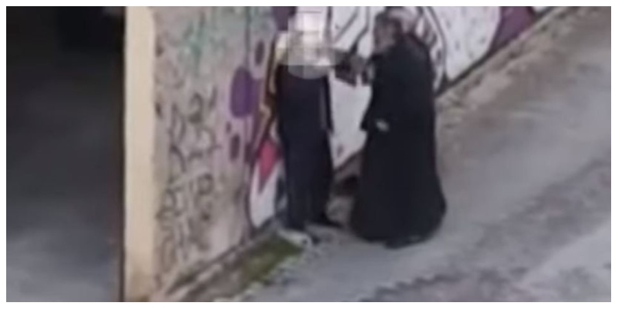Κοζάνη: Ιερέας χαστουκίζει πολίτη στη μέση του δρόμου