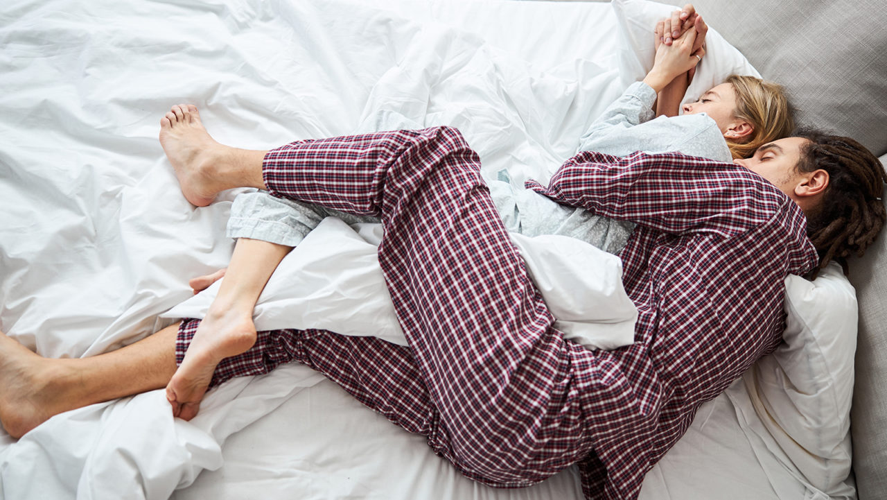 Πόσο καλά κοιμάστε; Εξαρτάται από το αν είστε single ή σε σχέση