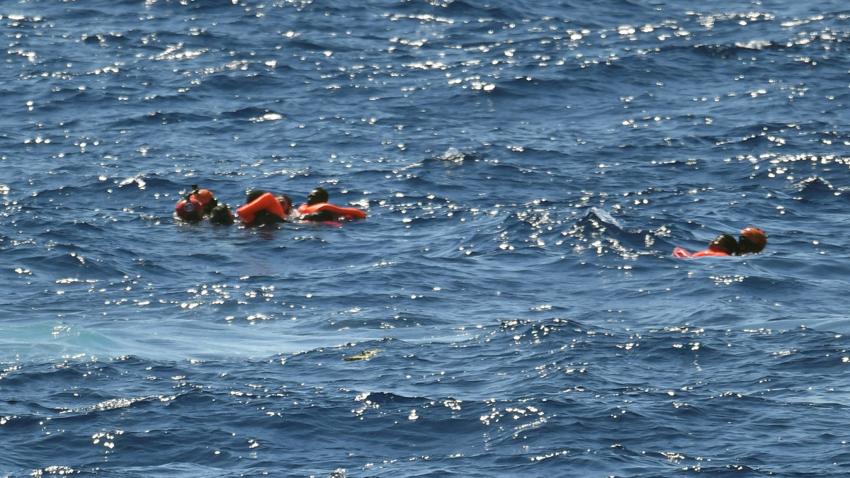 Νέα τραγωδία: Τουλάχιστον 13  γυναίκες νεκρές μετά από ναυάγιο σκάφους- Φοβοί για πολύ περισσότερα θύματα