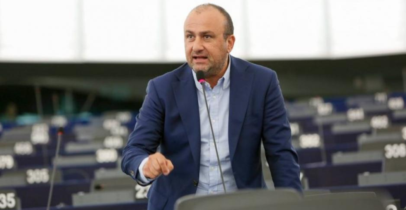 Παπαδάκης: «Τι κοινωνία είναι αυτή;»  - Απαντά στα όσα ισχυρίζεται ο Δρουσιώτης - Βίντεο