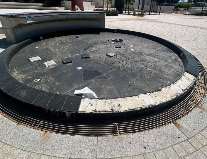 Αδιανόητο: Βανδαλισμοί σε δημόσια έργα και μνημεία στη Λάρνακα - Καταγγελία από τον Δήμο στην Αστυνομία - Δείτε φωτογραφίες