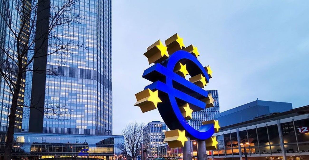 Η ΕΚΤ απειλεί με πρόστιμα τις τράπεζες που υστερούν στην κλιματική αλλαγή