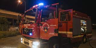 Σε συναγερμό η Πυροσβεστική - Ξέσπασε πυρκαγιά μετά από εμπρησμό οχήματος τα ξημερώματα 