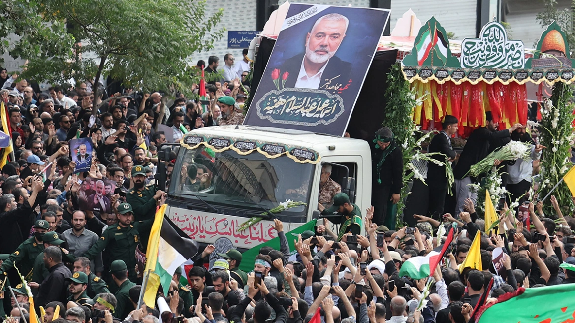 Κοσμοσυρροή και φωνές για εκδίκηση στην κηδεία του Ισμαήλ Χανίγια στην Τεχεράνη - Δείτε φωτογραφίες και βίντεο