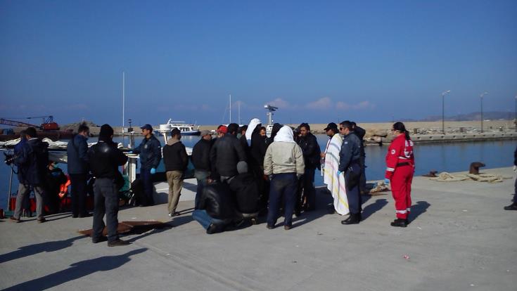 ΠΑΦΟΣ: Μετέβη σε σταθμό και ανέφερε νέα άφιξη μεταναστών- Ήρθαν με πλοιάριο που αναχώρησε
