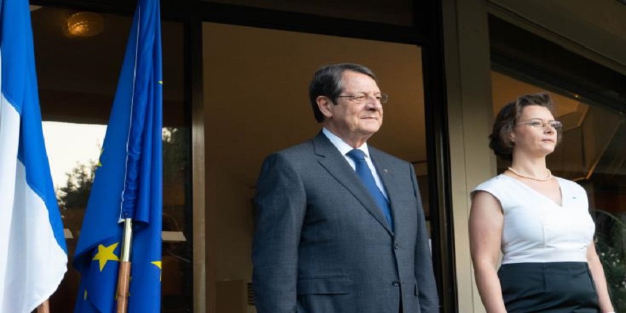 ΠΡΕΣΒΕΙΡΑ ΝΤΥΜΟΝ: 'Η θέση της Γαλλίας για την κυριαρχία της Κύπρου δεν έρχεται σε σύγκρουση με άλλες χώρες'