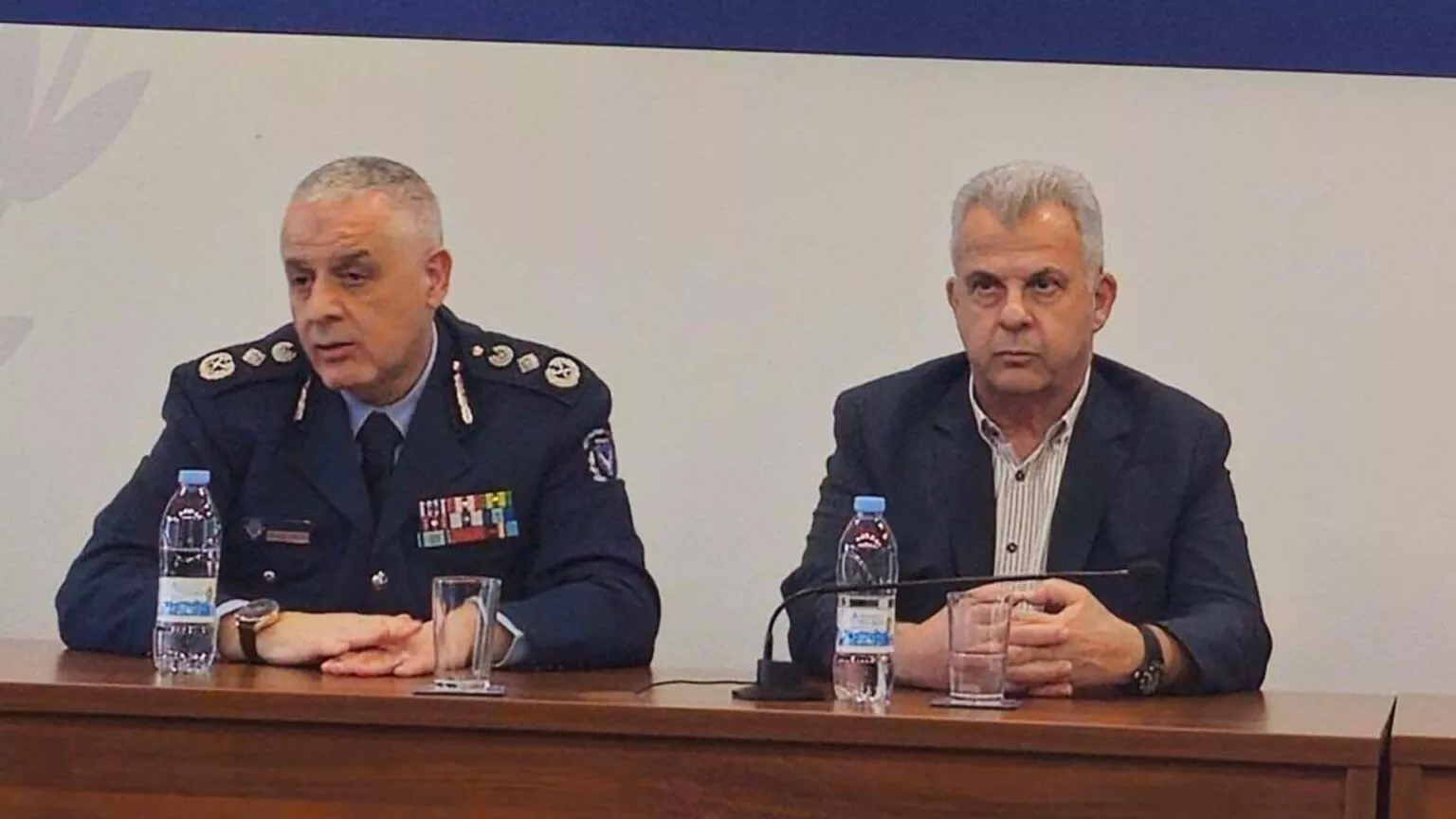 «Άδειασμα» Αρχηγού Αστυνομίας από Φυτιρή - Αναστολή στην απόφαση για τα ωράρια