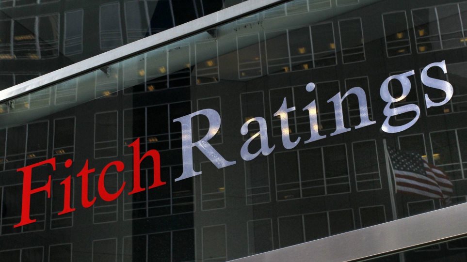 Ο οίκος Fitch υποβάθμισε το αξιόχρεο 20 τουρκικών τραπεζών 