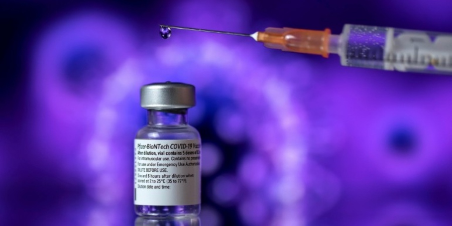 Pfizer: Το εμβόλιο έχει μειωμένη αποτελεσματικότητα με τον χρόνο – «Πράσινο φως» στην τρίτη δόση