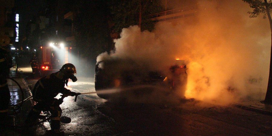 ΛΕΜΕΣΟΣ: Καταστράφηκε ολοσχερώς όχημα – Τυλίχθηκε στις φλόγες το χάραμα