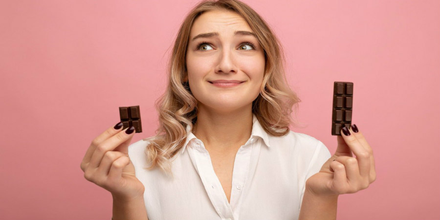 Πόνοι περιόδου: Αντί για παυσίπονα δοκιμάστε μαύρη σοκολάτα!