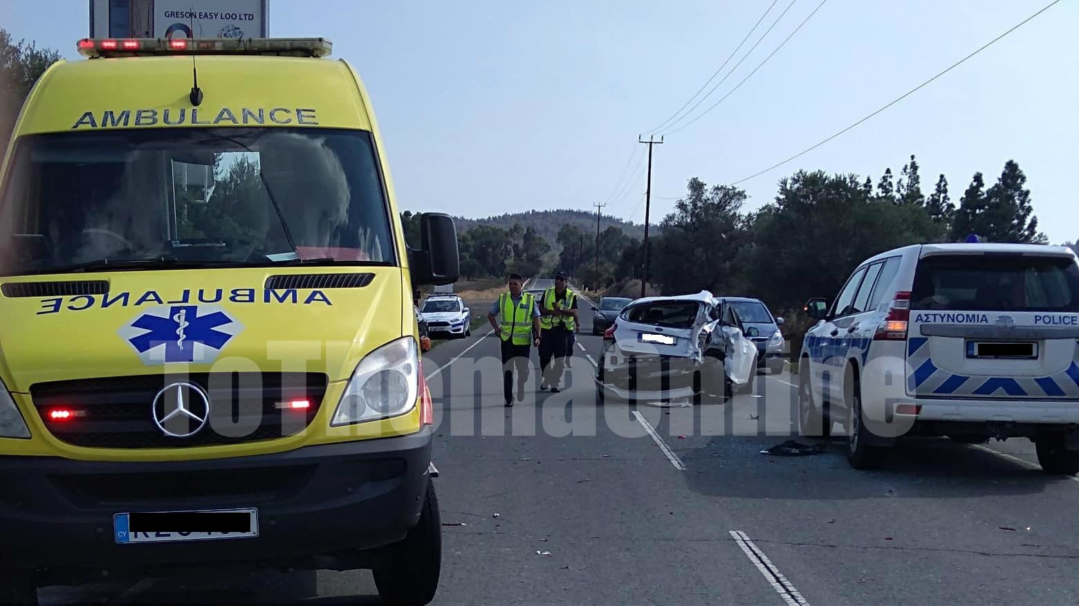ΠΑΦΟΣ - ΤΡΟΧΑΙΟ: Ανατράπηκε διπλοκάμπινο - Σύγκρουση με άλλο όχημα 
