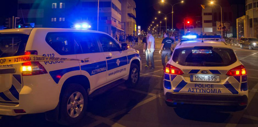 ΚΥΠΡΟΣ: Εφάρμογη των διαταγμάτων από την Αστυνομία και συλλήψεις σε Λεμεσό και Πάφο - 'Έβριζαν, πεταξαν κροτίδα'