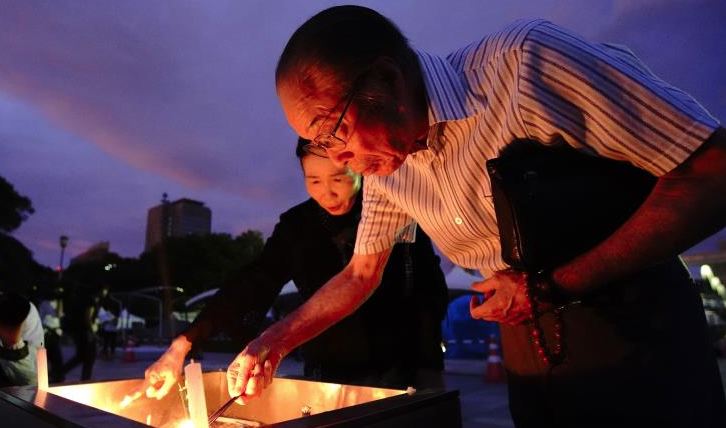 74 χρόνια μετά την καταστροφή η Χιροσίμα καλεί το Τόκιο να υπογράψει τη συνθήκη για απαγόρευση των πυρηνικών όπλων 