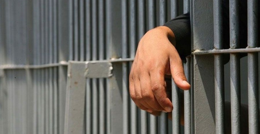 Βαριά ποινή σε 66χρονο για παράνομη εισαγωγή πέραν των 17 κιλών κάνναβης - Στο κελί και 48χρονη