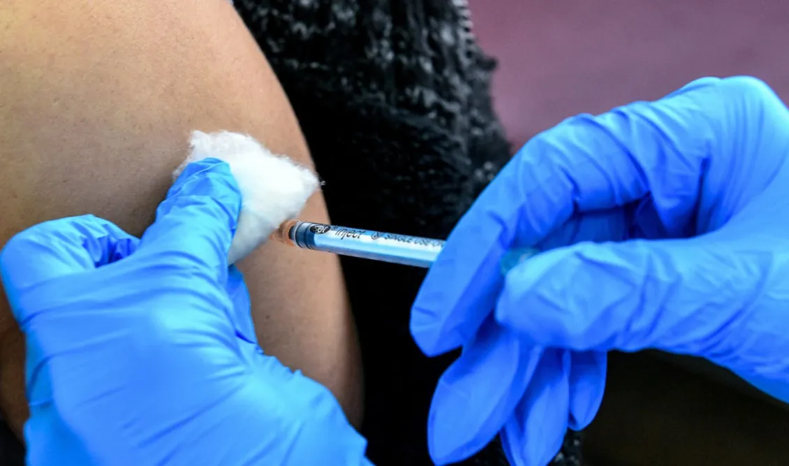 Πόσες μέρες κρατάνε οι παρενέργειες από το εμβόλιο γρίπης - Τι πρέπει να κάνετε