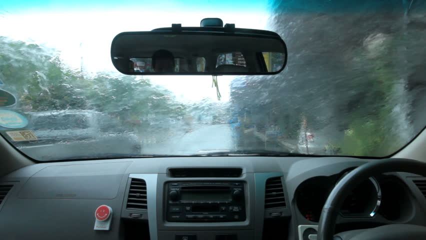 ΛΕΥΚΩΣΙΑ – ΠΡΟΣΟΧΗ: Χαμός στον αυτοκινητόδρομο λόγω έντονης βροχόπτωσης
