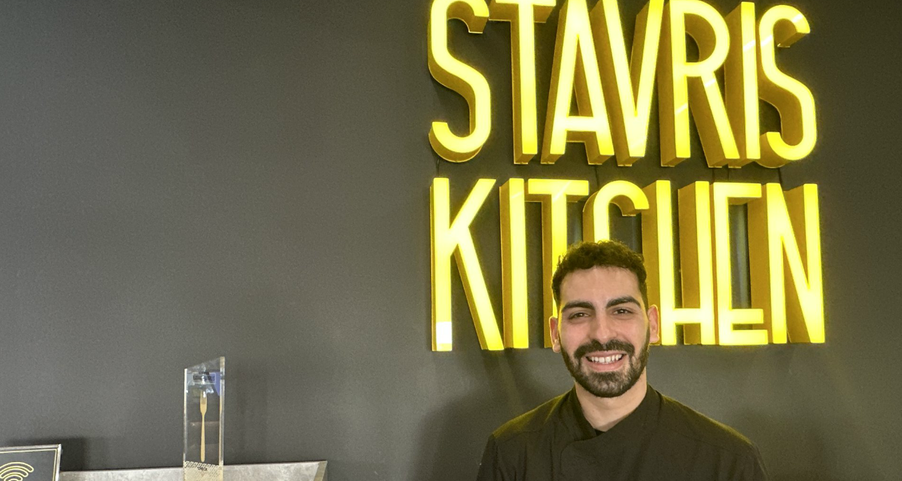 Νέες καλοκαιρινές γεύσεις στο Stavris Kitchen – Τα νέα πιάτα που θα σε συναρπάσουν – Δείτε βίντεο