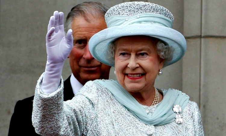 Βασίλισσα Ελισάβετ: Νέο πλήγμα για την βασιλική οικογένεια