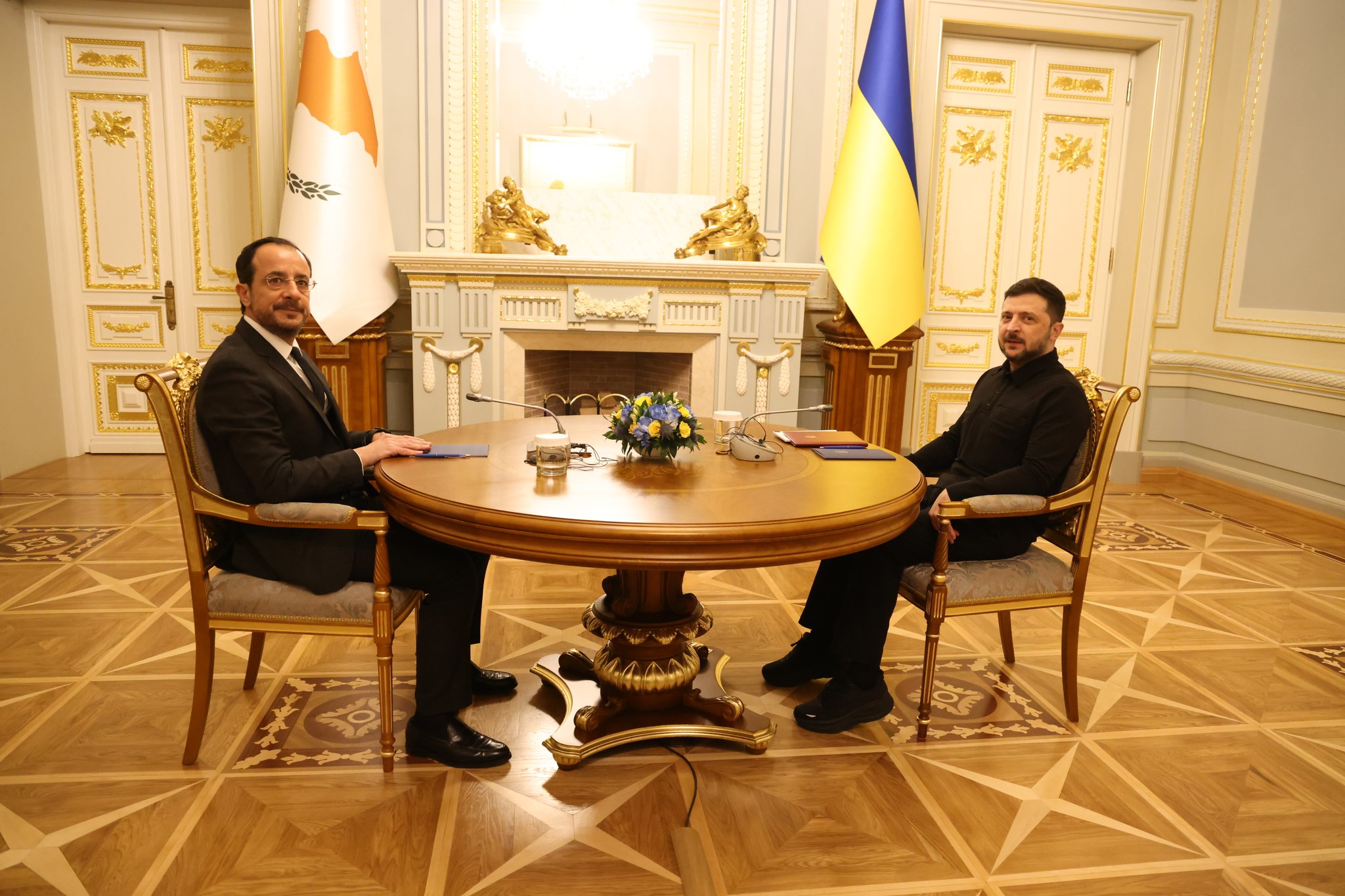 Σε εξέλιξη οι διευρυμένες συνομιλίες στο Κίεβο - Τα θέματα που θα απασχολήσουν